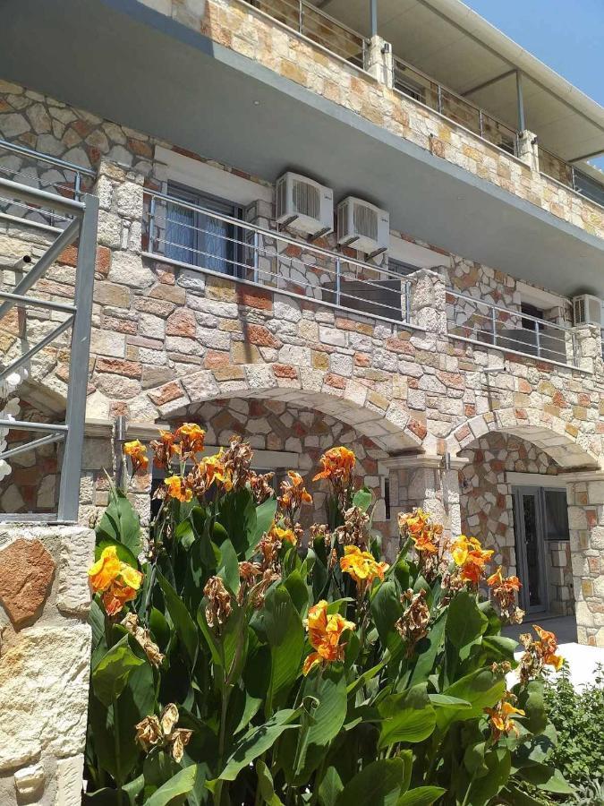 Golden Dolphin Studios & Apartments Alykes  Extérieur photo